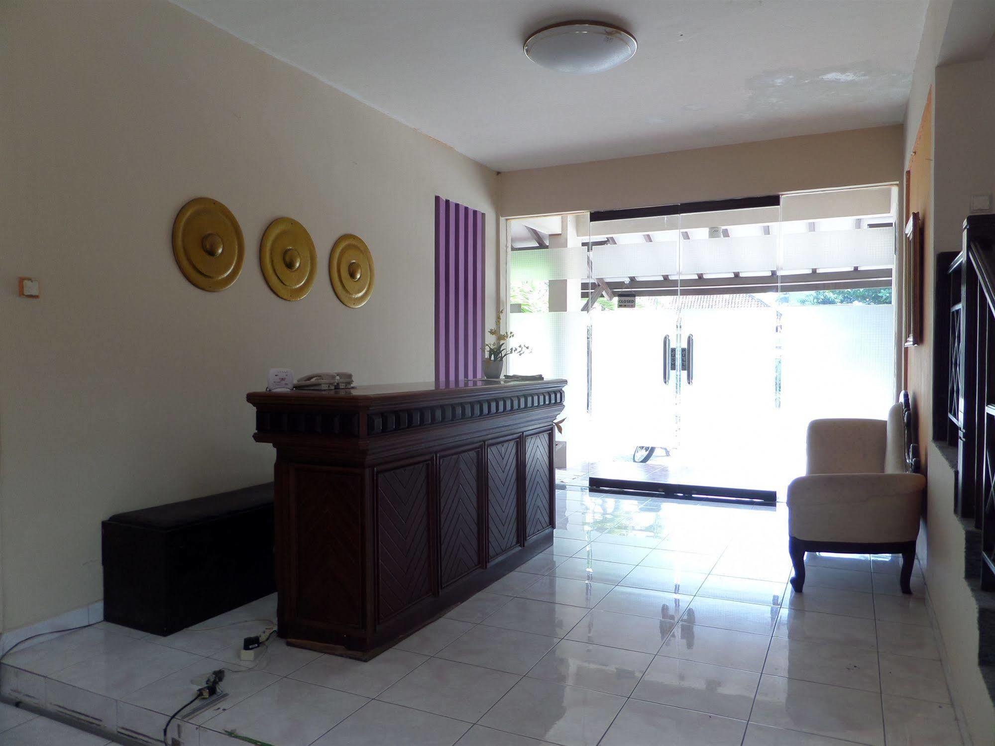 Oyo 201 Emdi House Timoho Hotell Yogyakarta Exteriör bild