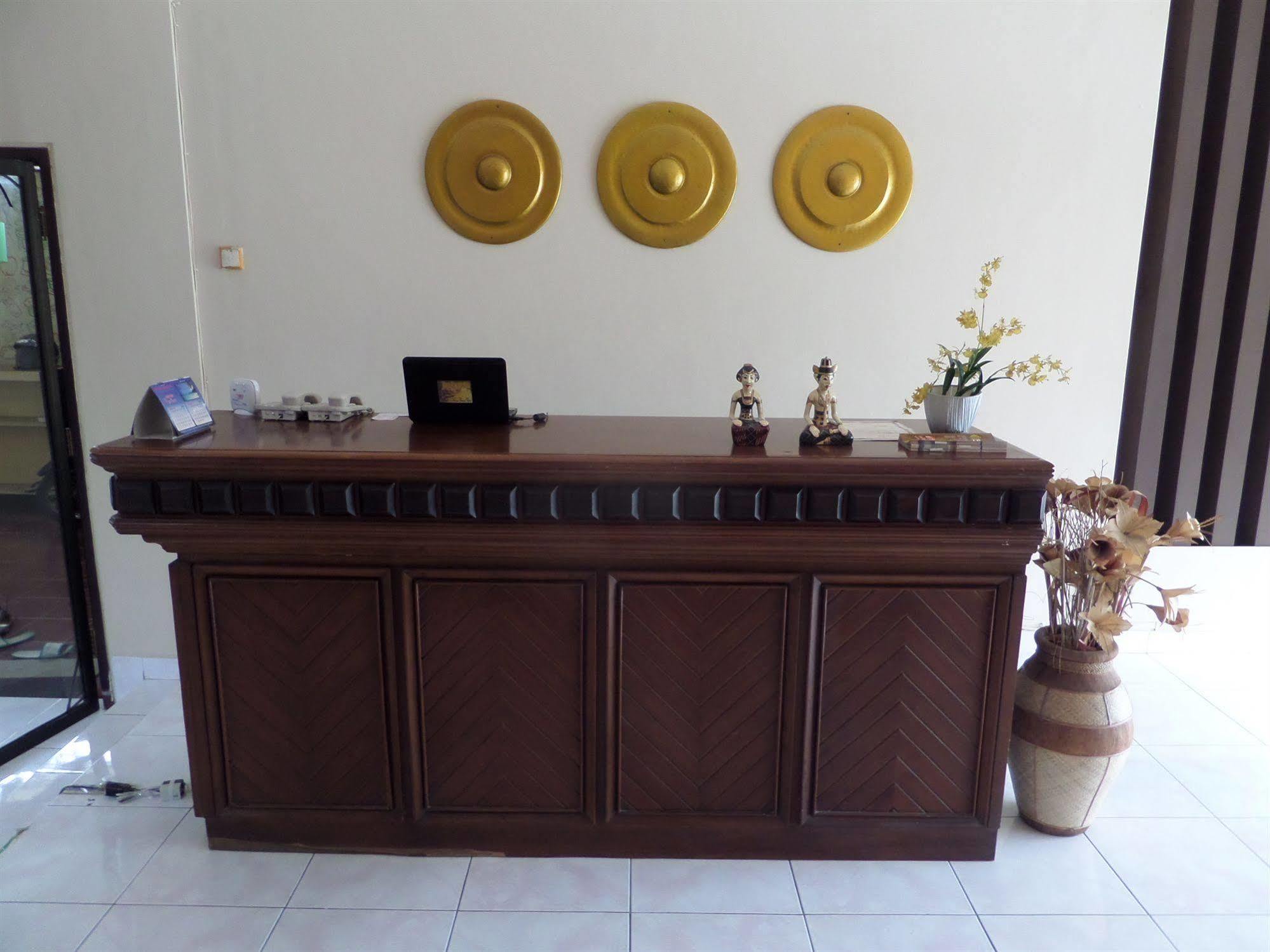 Oyo 201 Emdi House Timoho Hotell Yogyakarta Exteriör bild