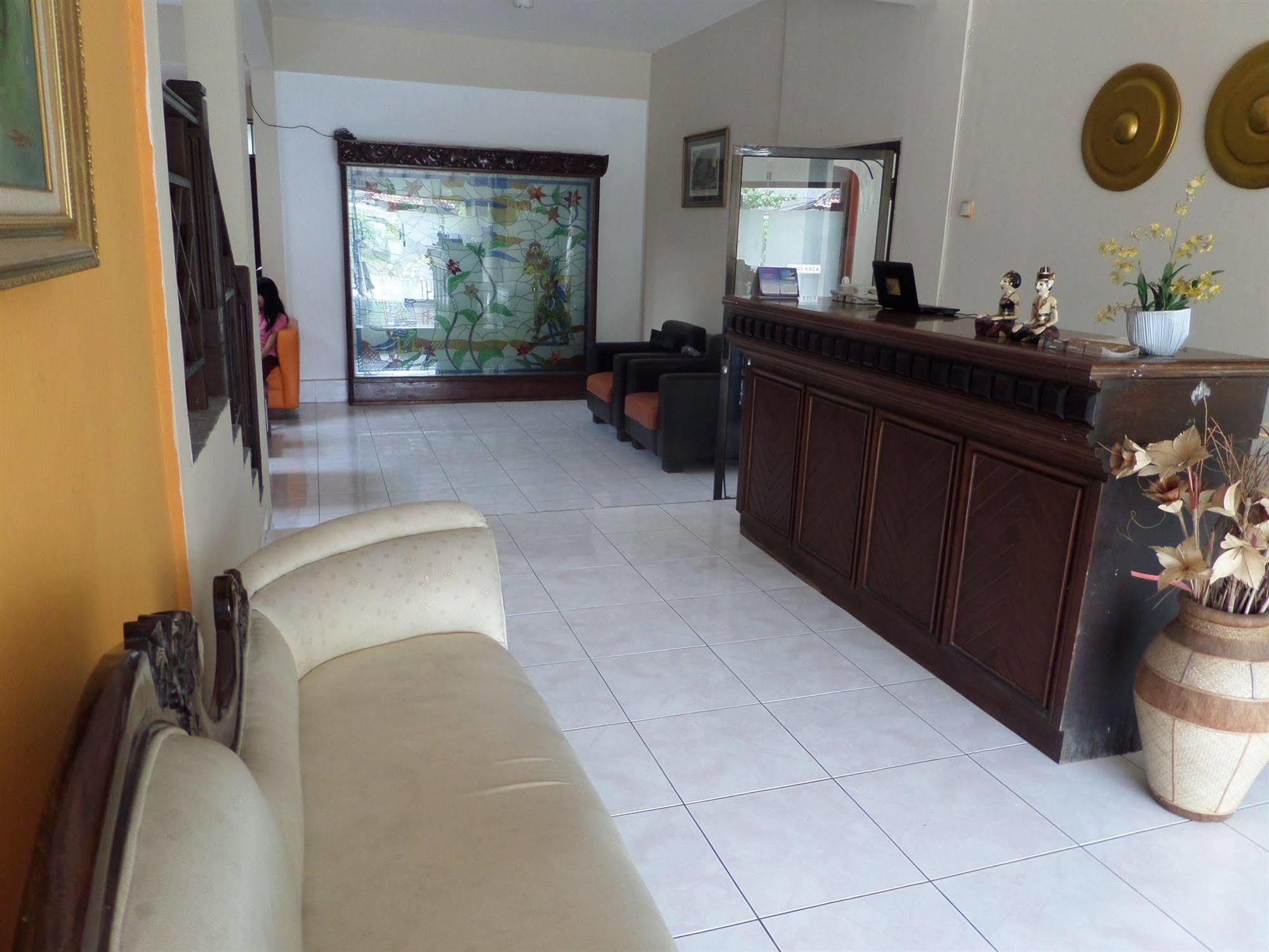 Oyo 201 Emdi House Timoho Hotell Yogyakarta Exteriör bild