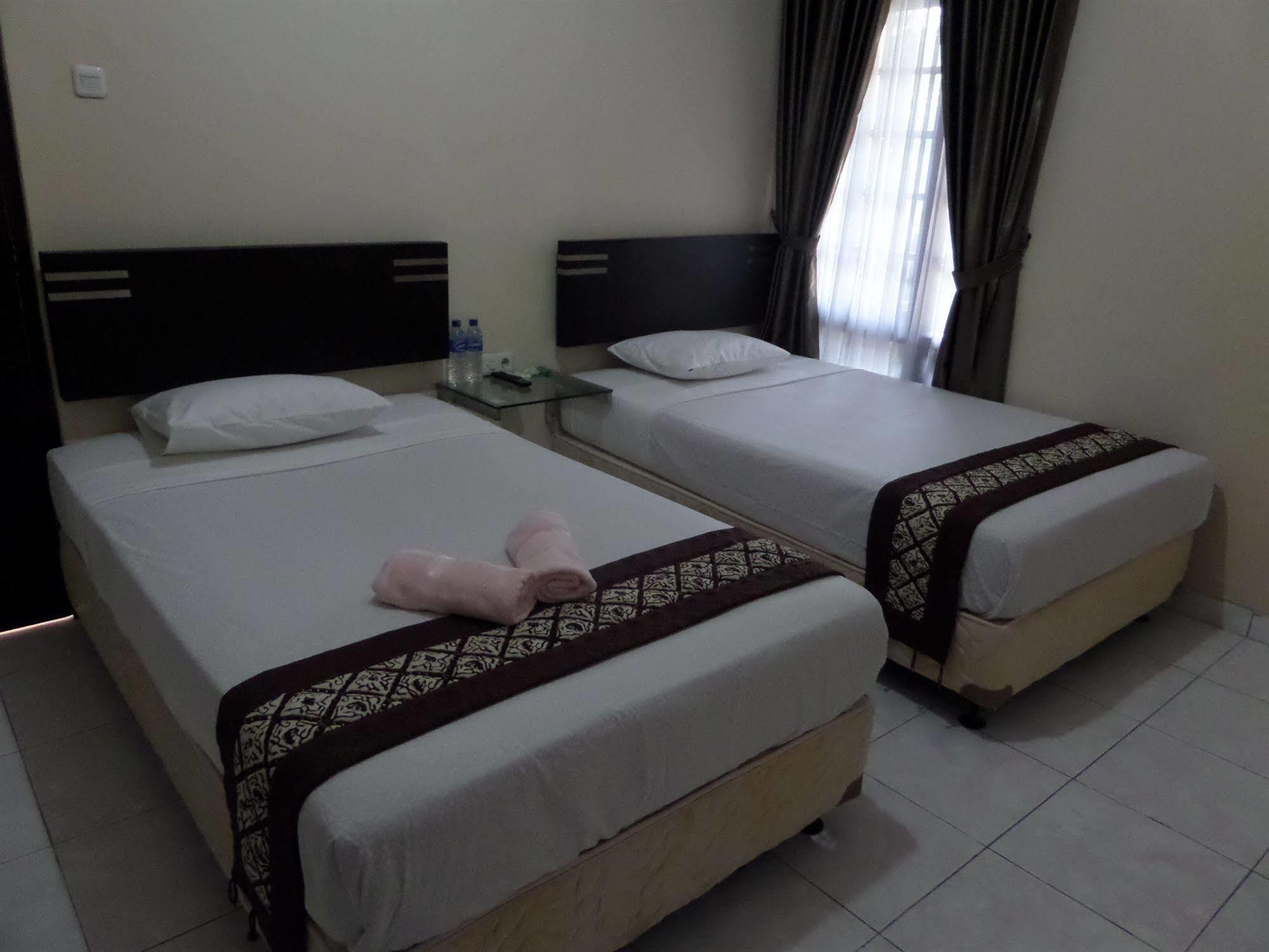 Oyo 201 Emdi House Timoho Hotell Yogyakarta Exteriör bild