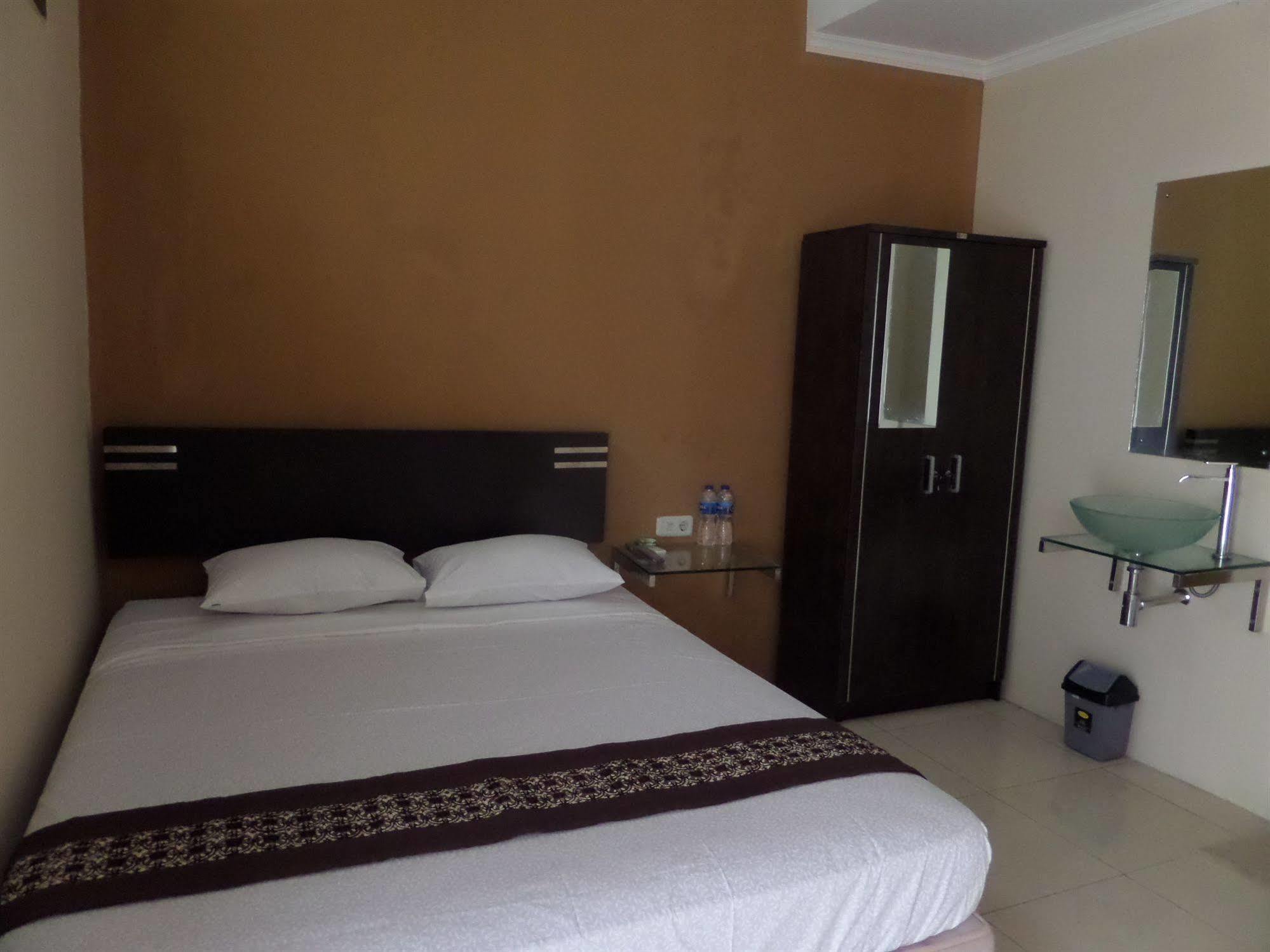 Oyo 201 Emdi House Timoho Hotell Yogyakarta Exteriör bild
