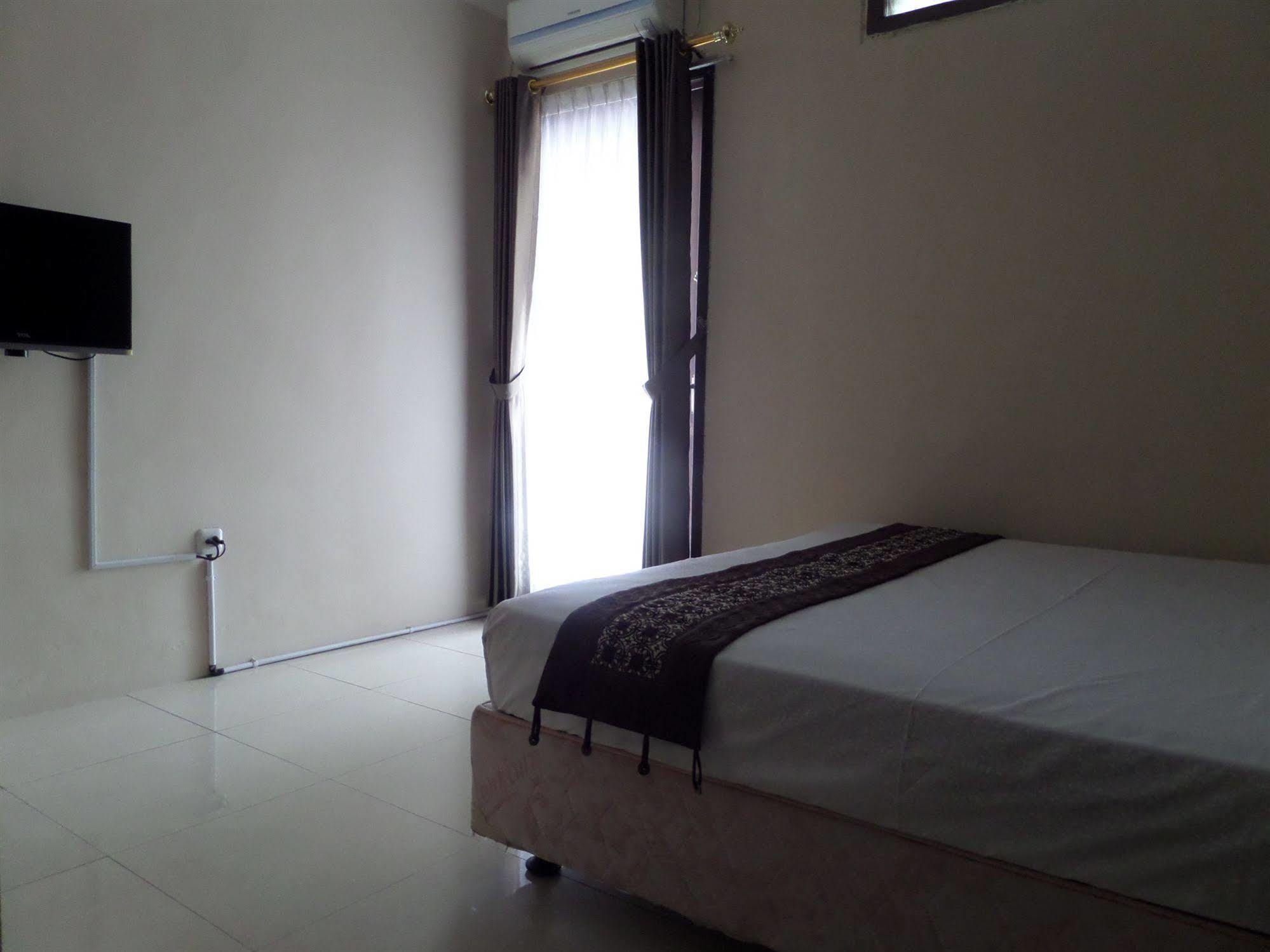 Oyo 201 Emdi House Timoho Hotell Yogyakarta Exteriör bild