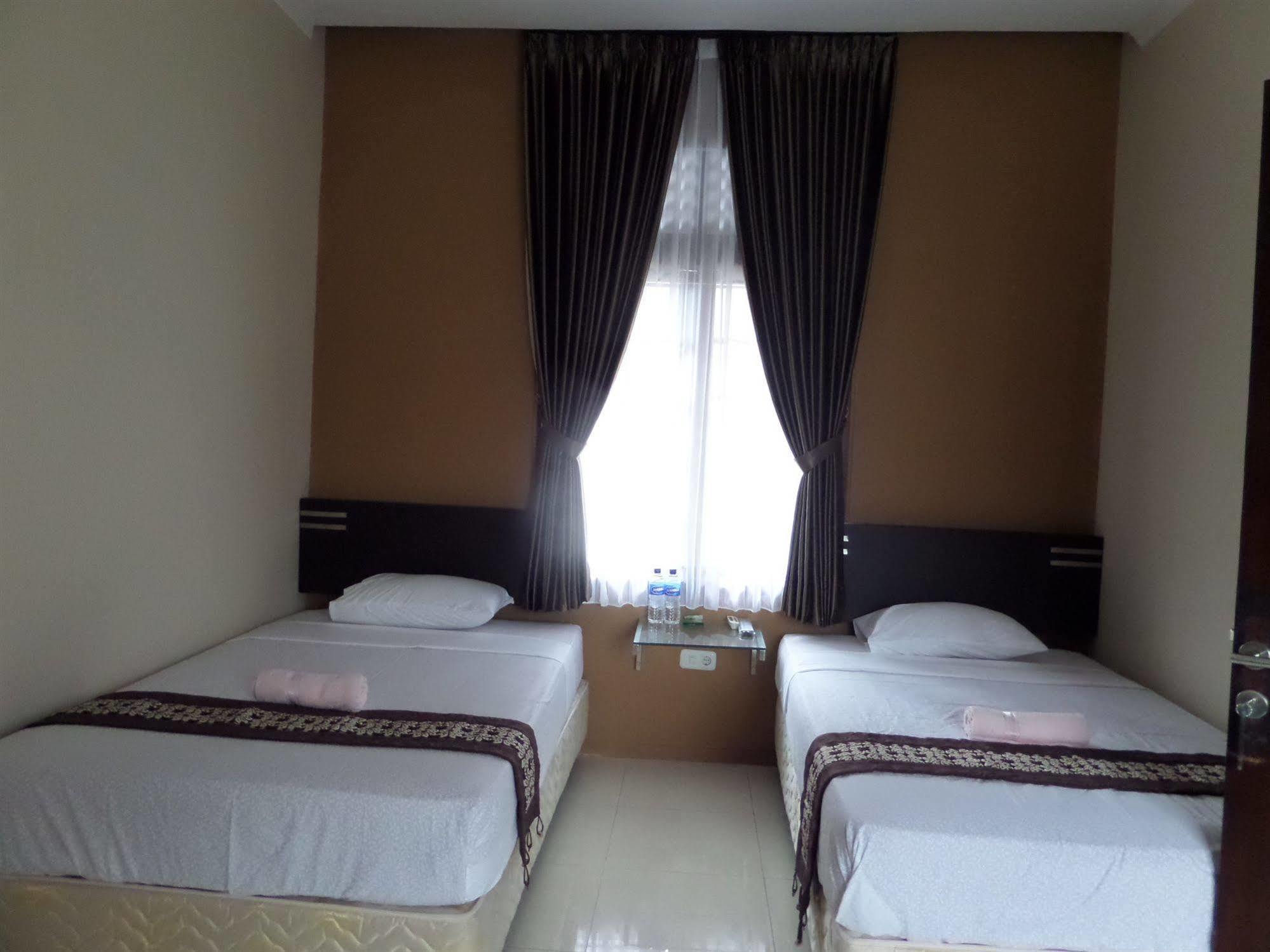 Oyo 201 Emdi House Timoho Hotell Yogyakarta Exteriör bild