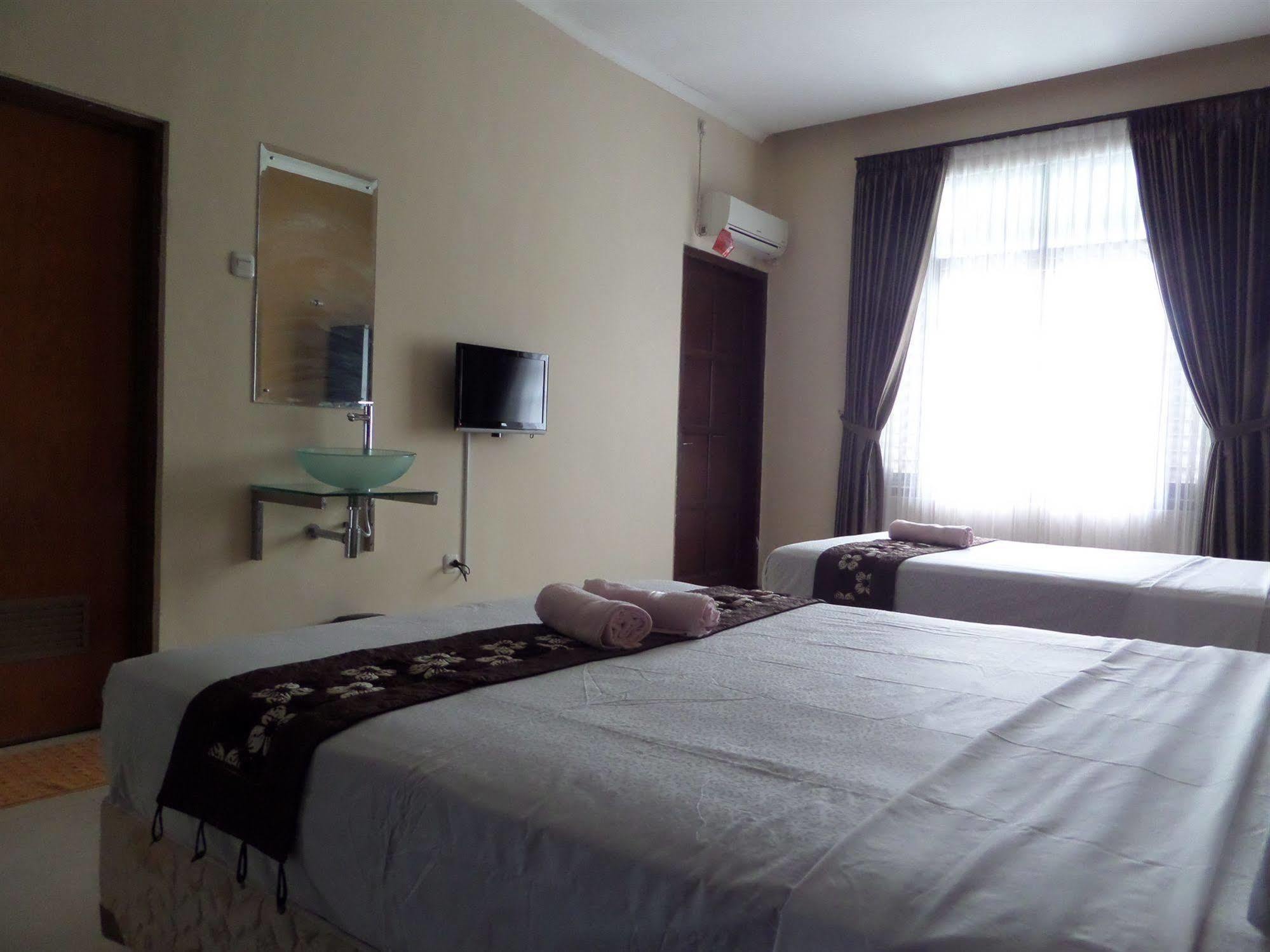Oyo 201 Emdi House Timoho Hotell Yogyakarta Exteriör bild