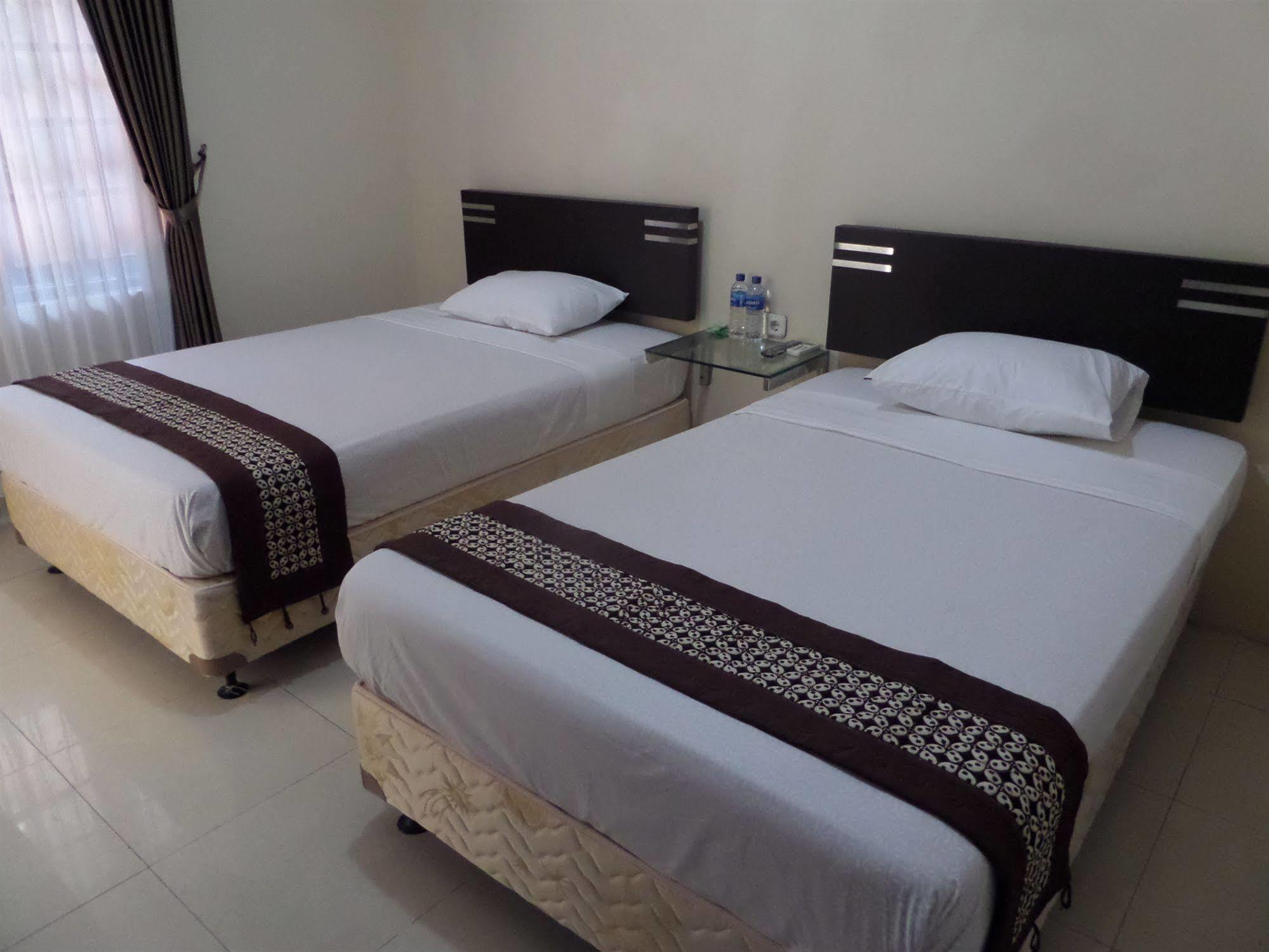 Oyo 201 Emdi House Timoho Hotell Yogyakarta Exteriör bild
